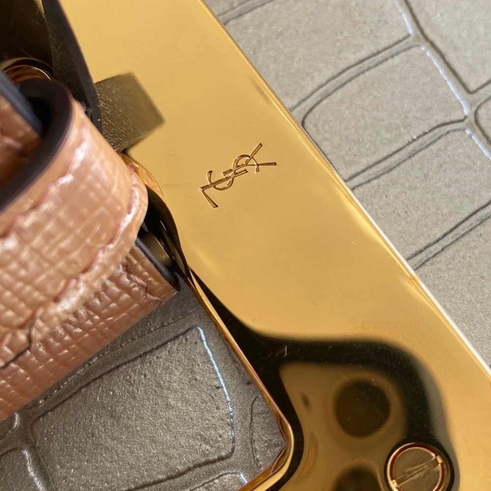 AUTHENTIC Yves Saint Laurent oversized belt. - Picture 2 of 5